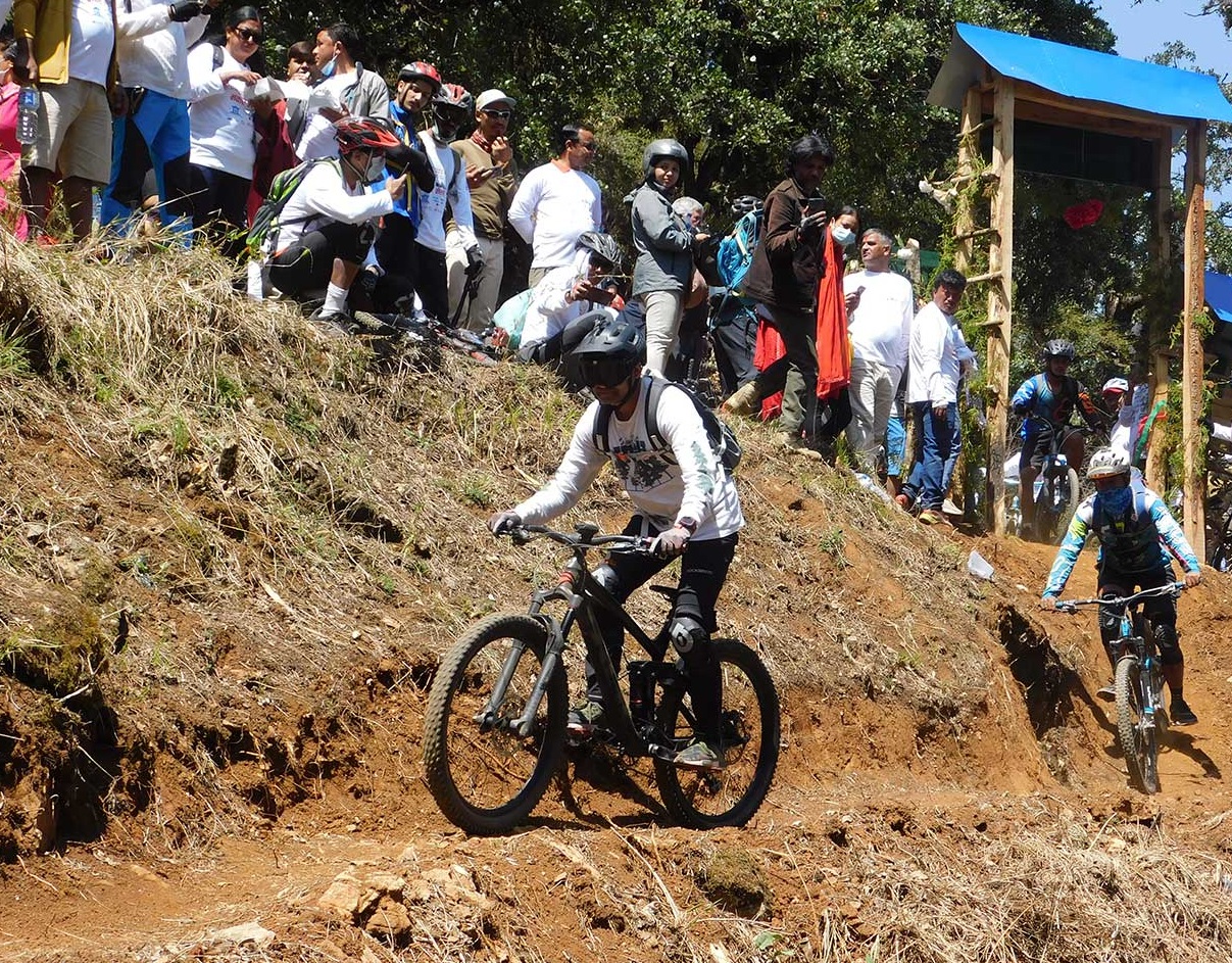 ललितपुरको फूलचोकीदेखि पनौतीको गुर्दुम डाँडासम्म साहसिक साइकल ट्रेल सञ्चालनमा