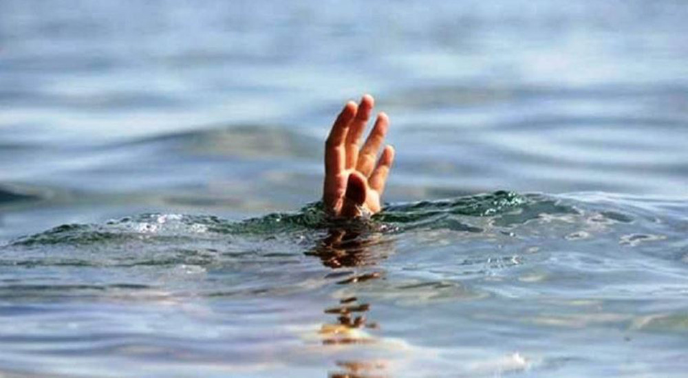 दुई जनाको खोलामा डुबेर मृत्यु