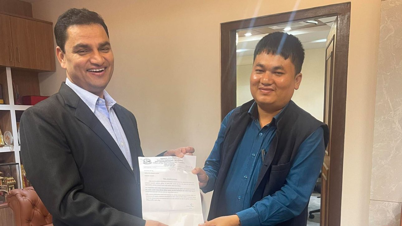 स्वास्थ्य मन्त्रीलाई महाभारत गाउँपालिकाले बुझाए ध्यानकर्षण पत्र