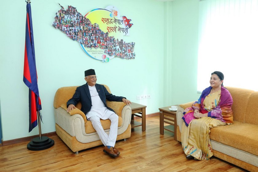 अध्यक्ष ओली र विद्यादेवी भण्डारीबीच भेटवार्ता
