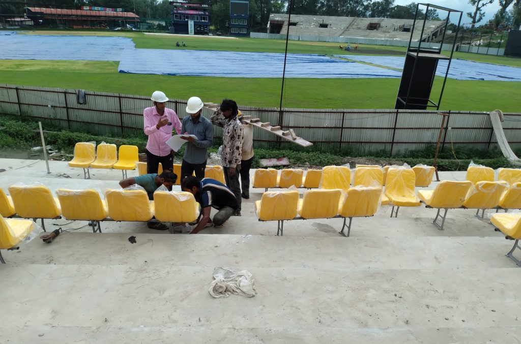 त्रिवि क्रिकेट मैदानमा कुर्सी जडान सुरु