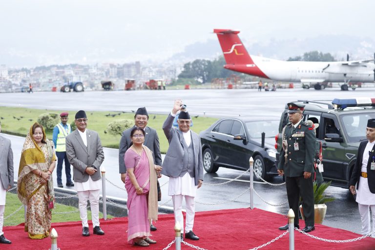 प्रधानमन्त्री ओली चीन भ्रमणका लागि प्रस्थान