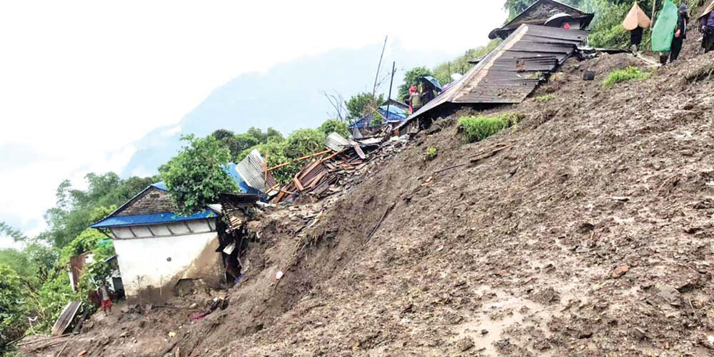 लगातार वर्षापछि बाजुरामा पहिरोको जोखिम: २० घर खतरा क्षेत्रमा