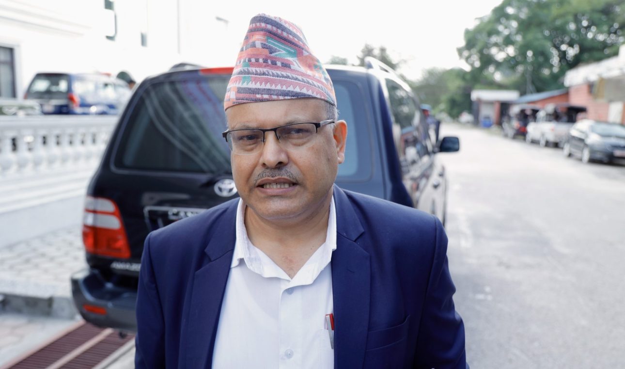 प्रधानमन्त्री कार्कीसँग निर्वाचन आयोगका पदाधिकारीले गरे छलफल