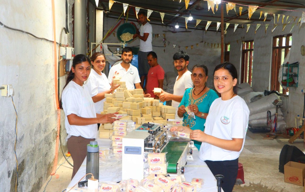 बागलुङमा सुरु भयो एक करोडको लगानीमा साबुन उद्योग