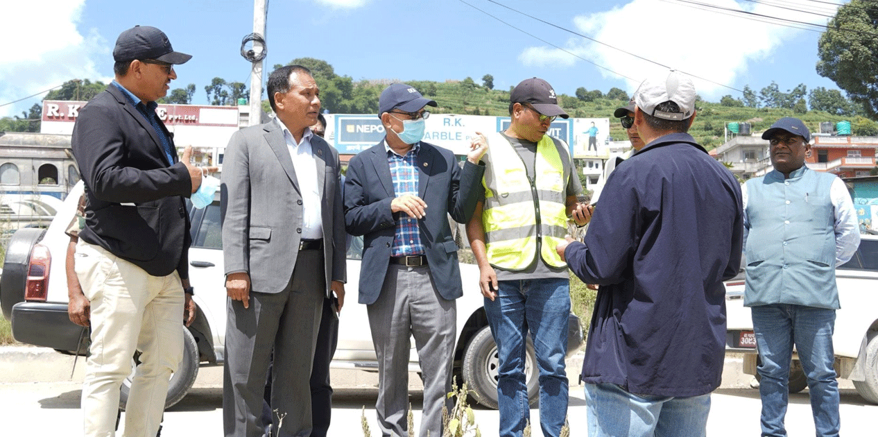 मन्त्री घिसिङद्वारा सूर्यविनायक–धुलिखेल सडक सुधार कार्यको अनुगमन