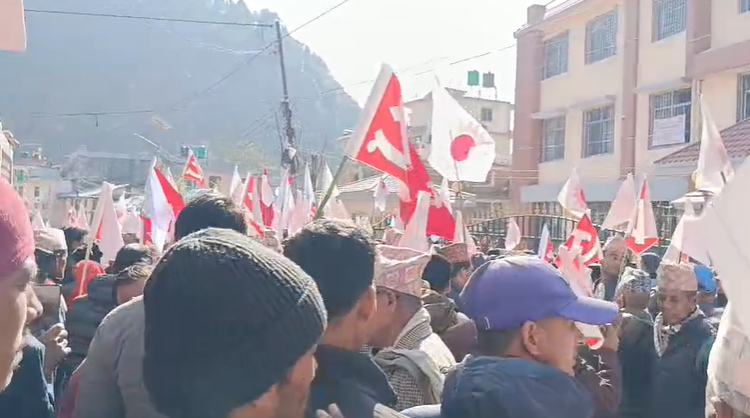 सुदूरपश्चिम प्रदेशको बझाङमा एमाले उम्मेदवार ऐन महरले दर्ता गराए उम्मेदवारी