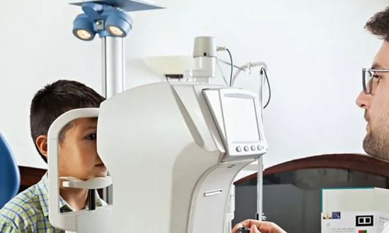 काठमाडौँका बीस हजार विद्यार्थीको आँखा जाँच गरिंदै