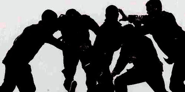 मकवानपुरमा प्रहरीमाथि आक्रमण, एक आक्रमणकारी पनि घाइते