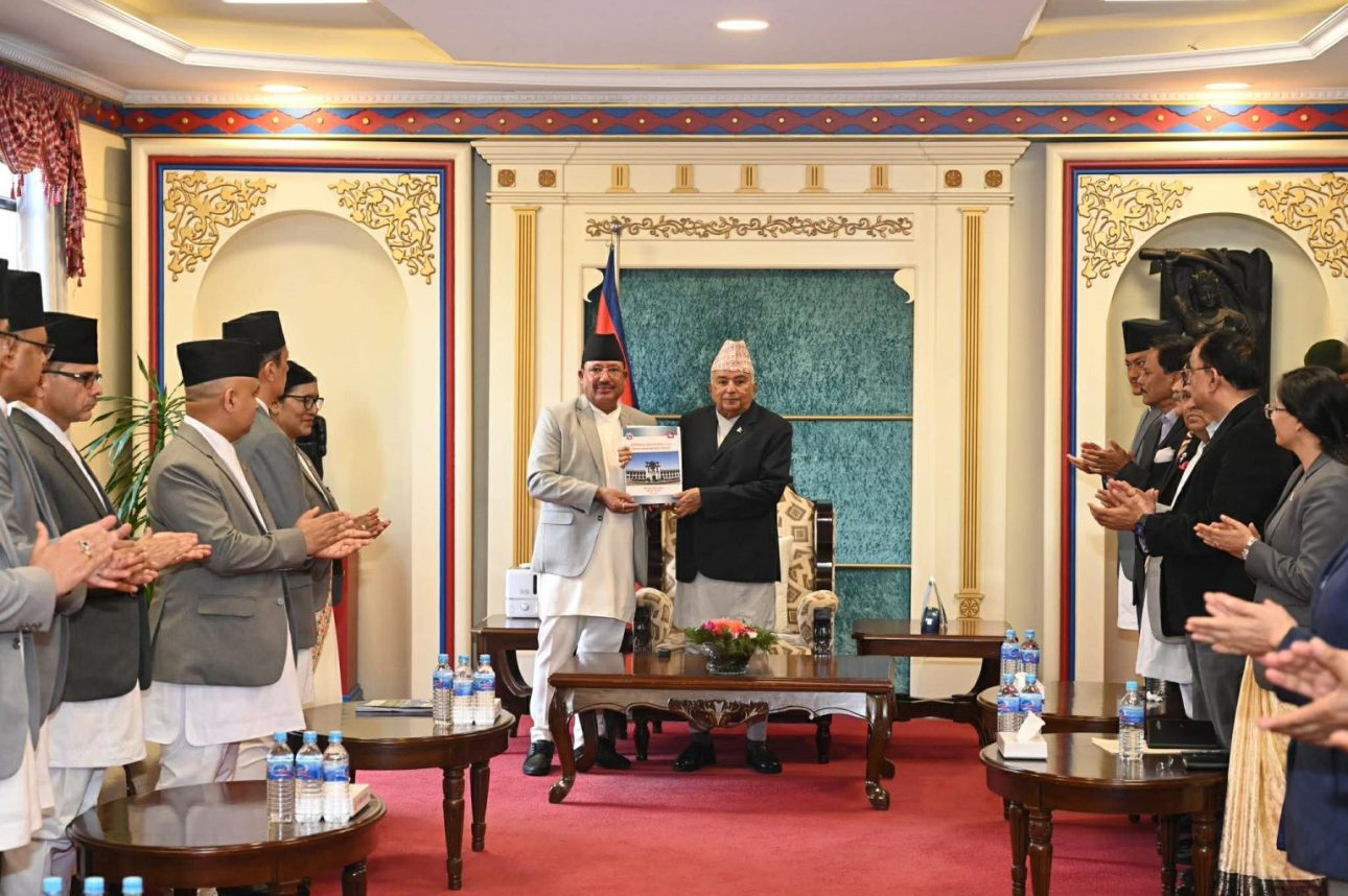 राष्ट्रपतिलाई प्रतिनिधिसभा निर्वाचन–२०८२ को प्रतिवेदन बुझाइयो