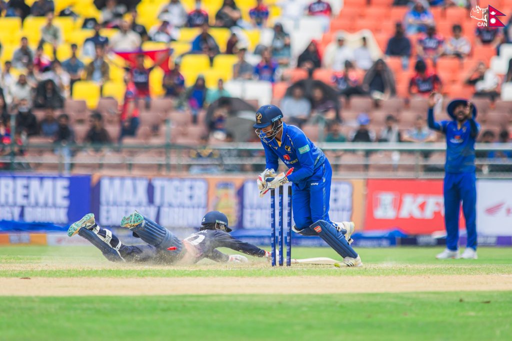 लिग–२ सिरिजमा नेपालको मध्यम स्कोर, यूएईलाई २०१ रनको लक्ष्य