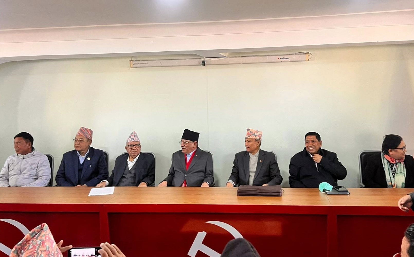 नेकपाले ९ प्रदेशका इन्चार्ज टुंग्यायो, कार्यविभाजनमा असन्तुष्टि कायम