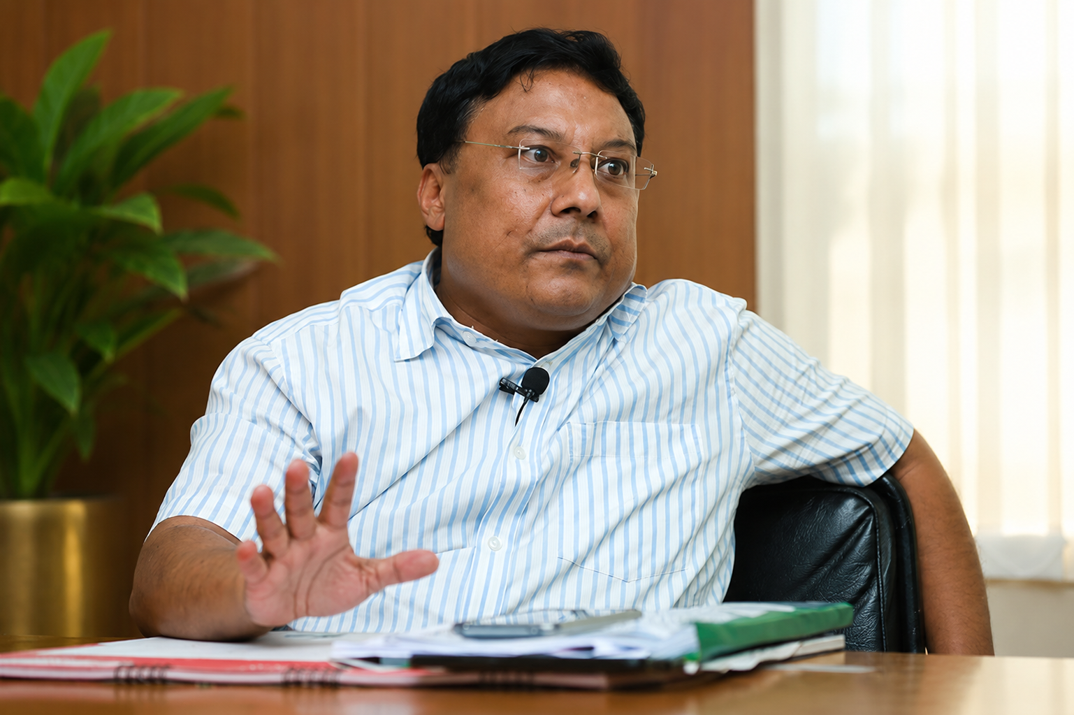 पत्रकार किशोर श्रेष्ठलाई तीन दिन थुनामा राखेर अनुसन्धान गर्न अनुमति