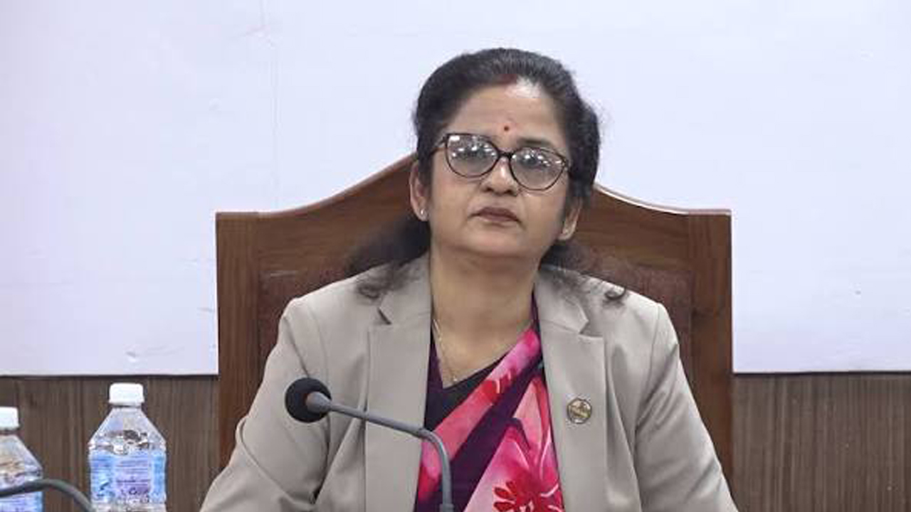 चिनी र ग्यास आपूर्तिबारे संसदीय समितिमा चर्कियो बहस