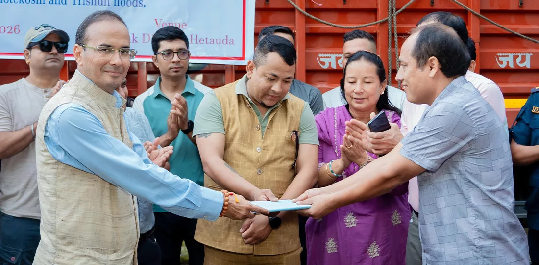 भारतले दियो नेपाललाई ७० मिटर लामो बेली ब्रिज