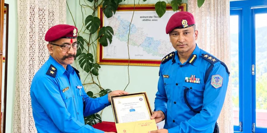२९७ मोटरसाइकल लिलाममा भूमिका खेलेका बुढाथोकी उत्कृष्ट प्रहरी घोषित